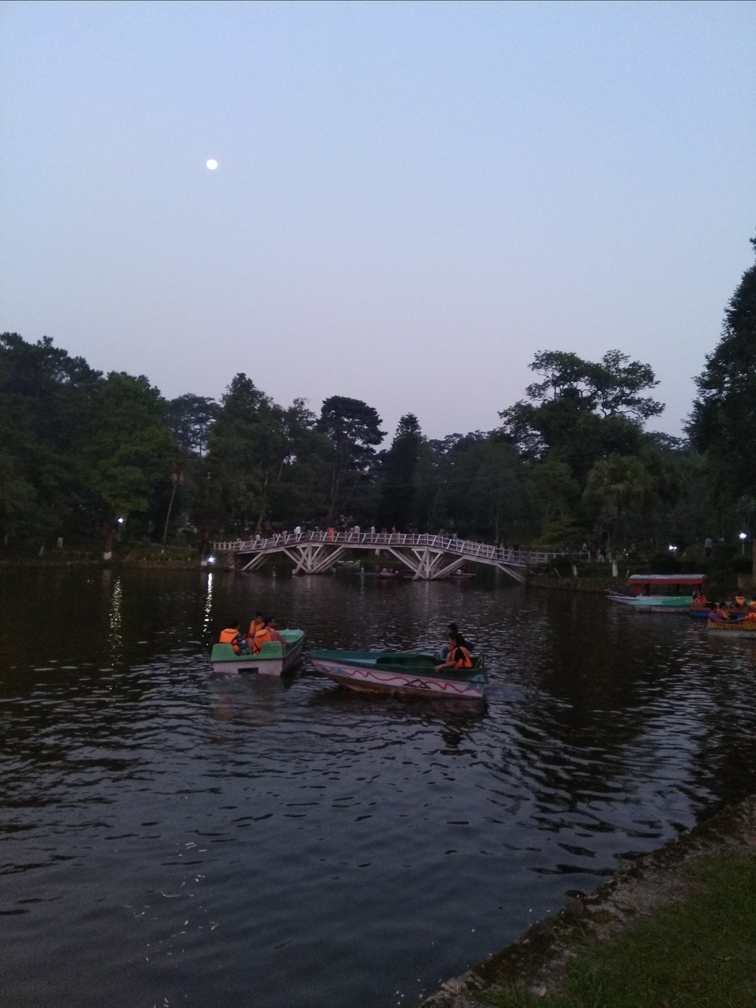 Boating at Wards Lake







                                