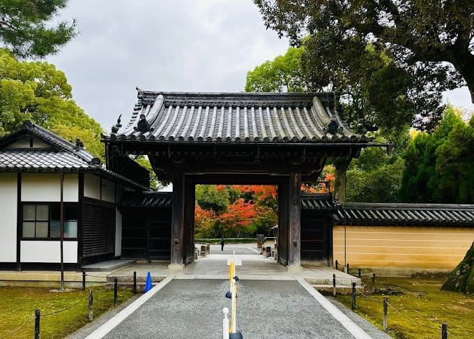 Visit Kinkaku-ji (Golden Pavilion) - Image 3